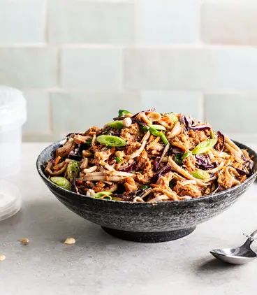 IMPERIAL_PULLED CHICKEN_noedel salade